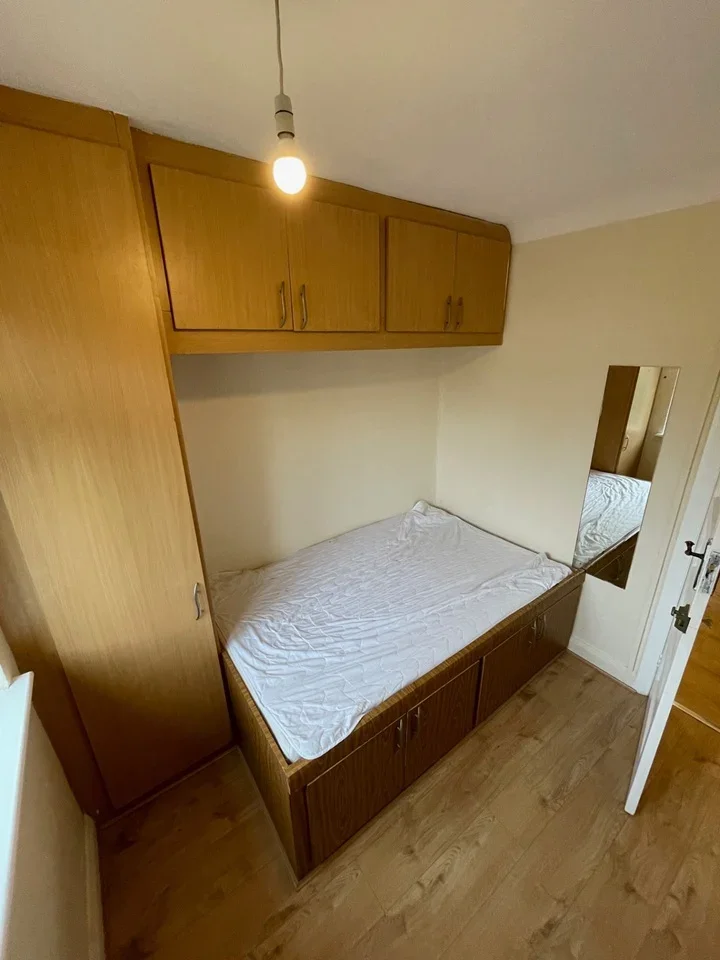 Room Ethelbert Road in Greater London