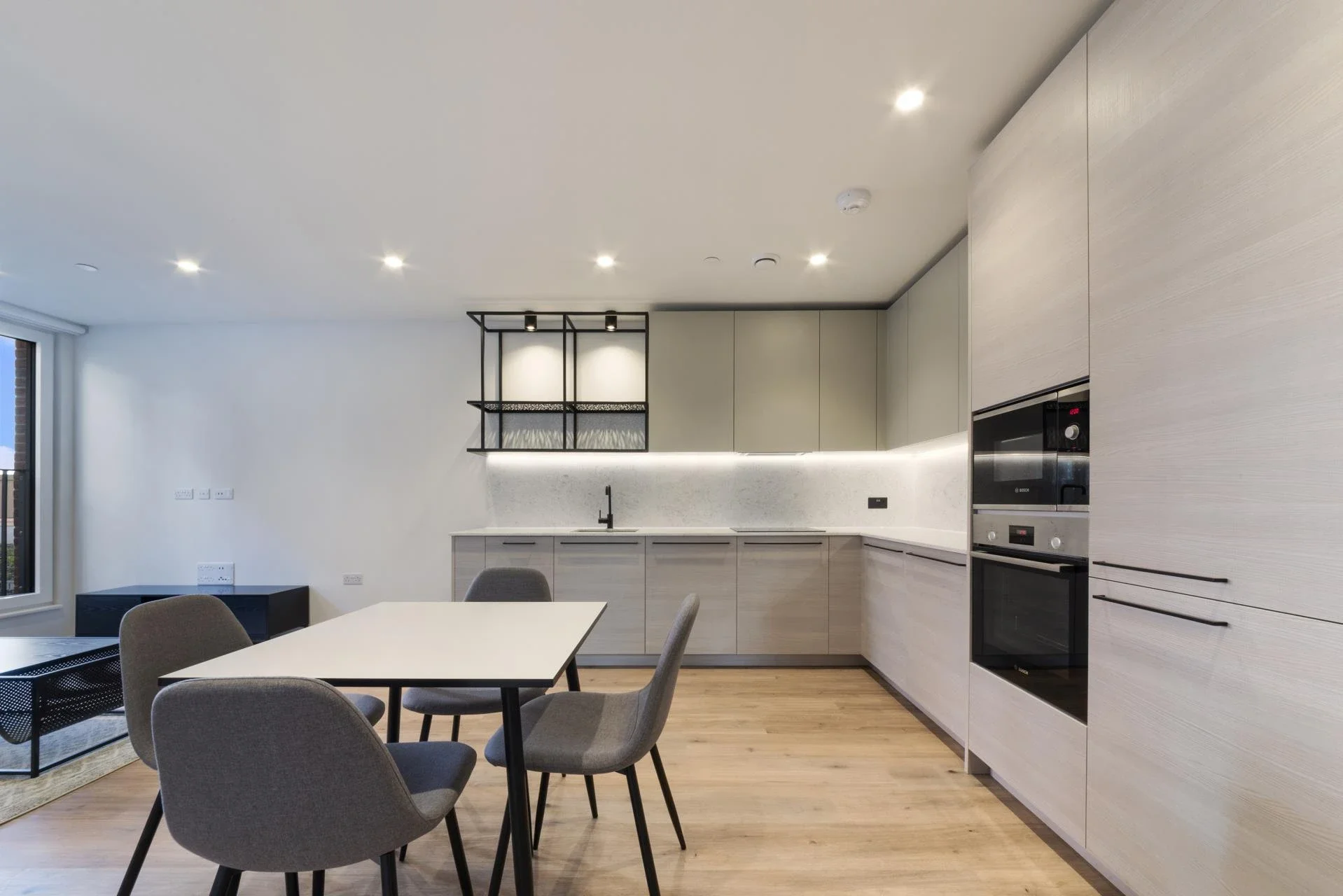 Flat Hawser Lane in Greater London