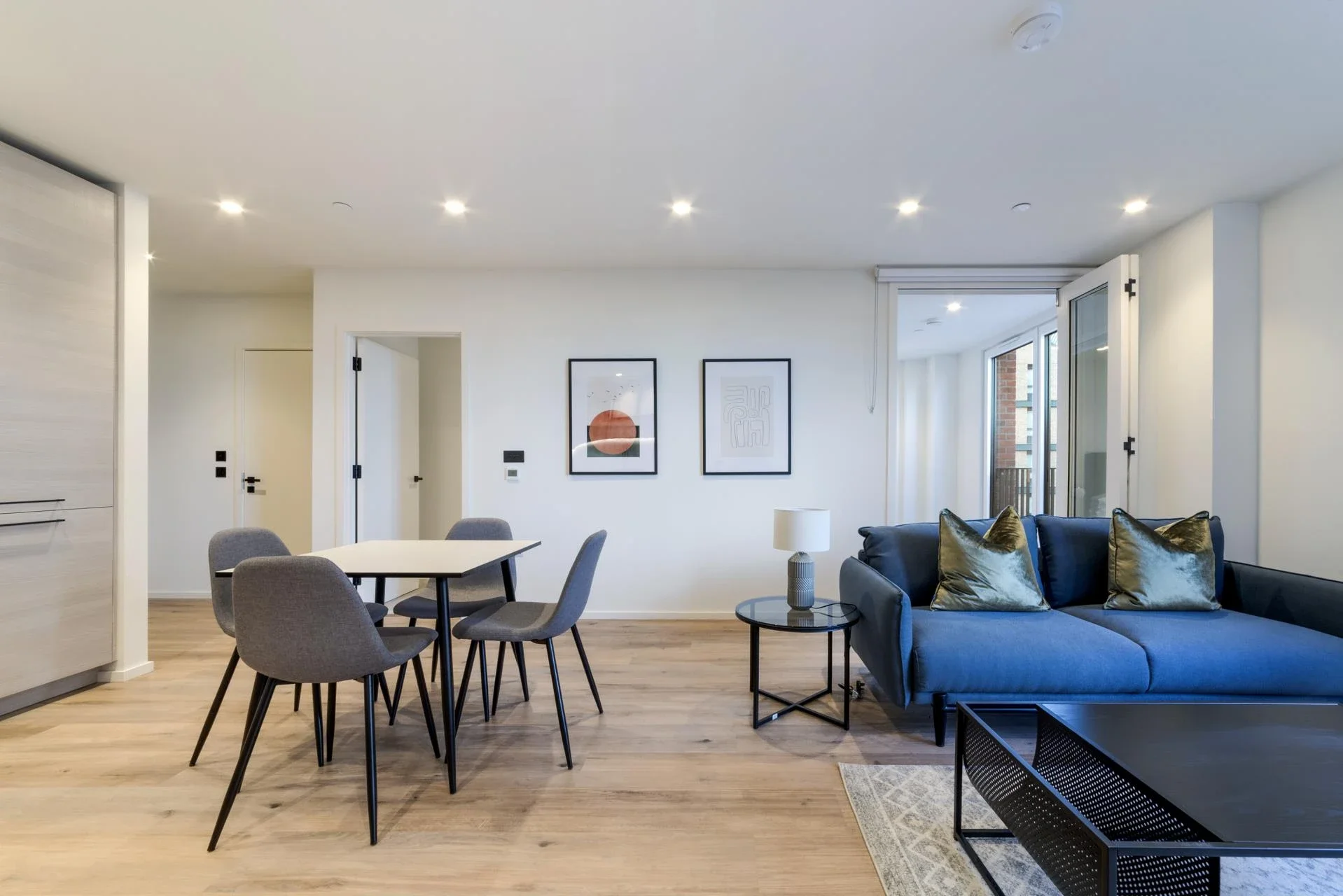 Flat Hawser Lane in Greater London