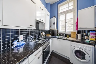 Flat Gables Close in Greater London