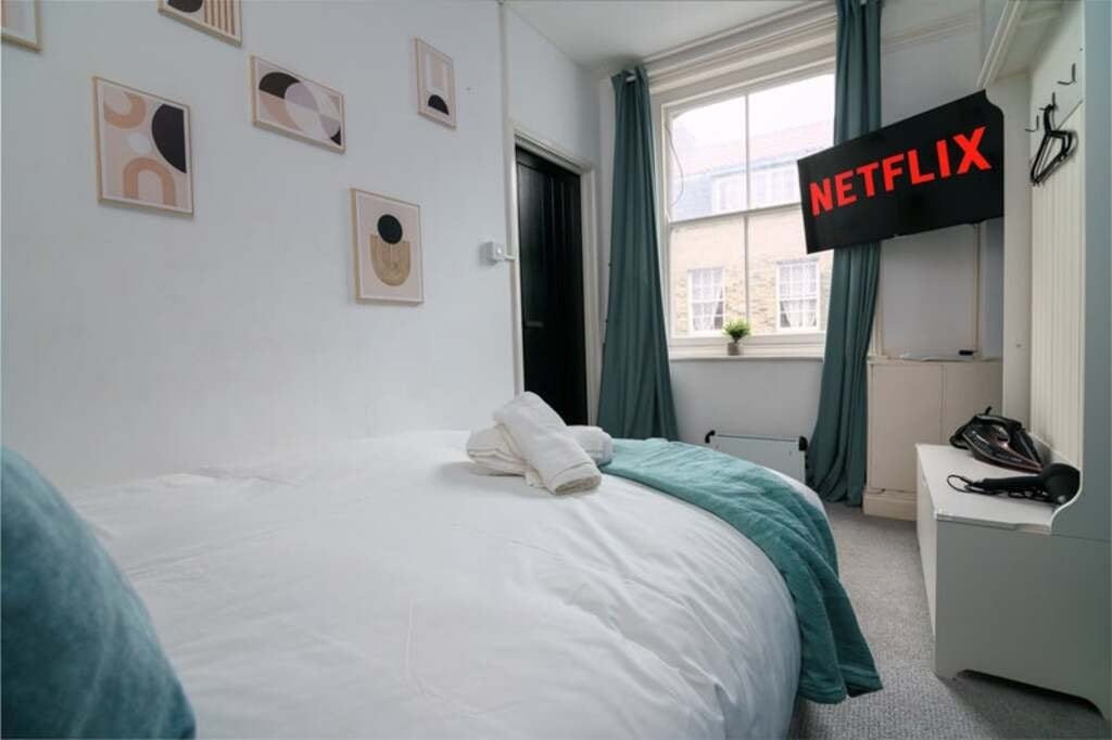 Room Dray Walk in Greater London