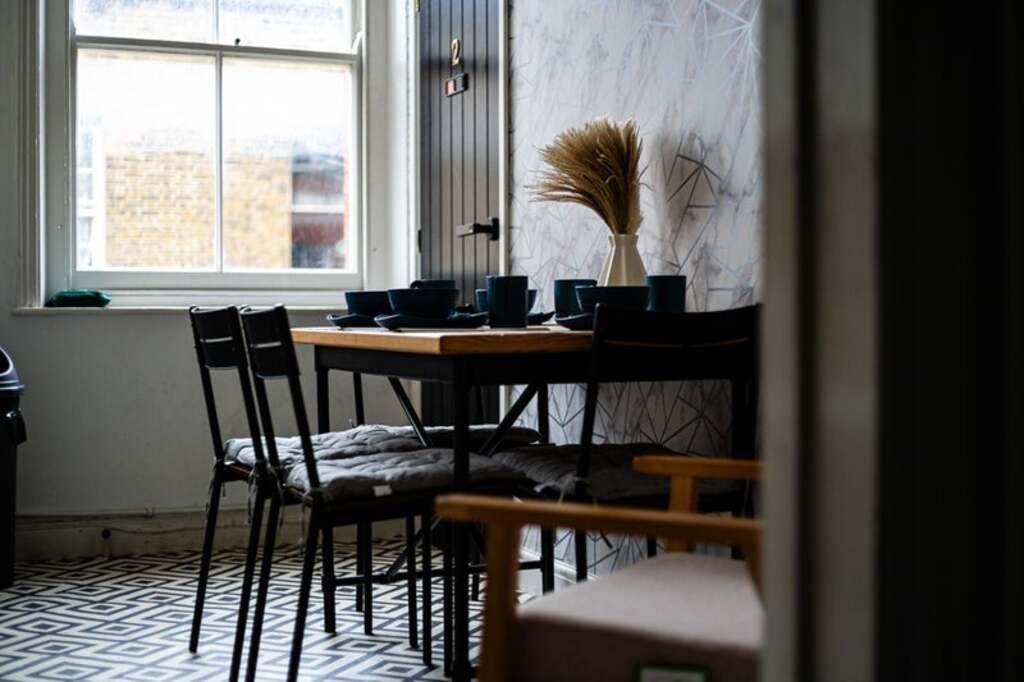 Room Dray Walk in Greater London