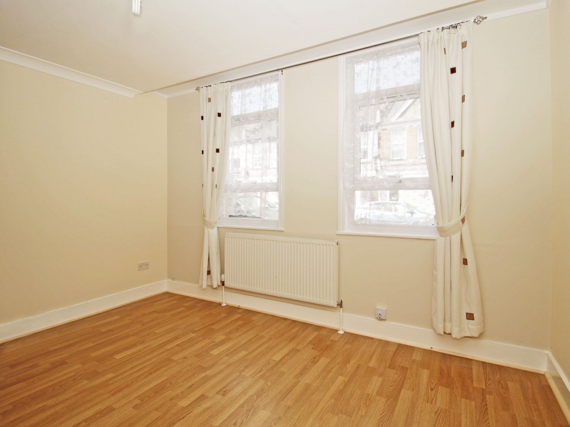 Flat Burleigh Walk in Greater London