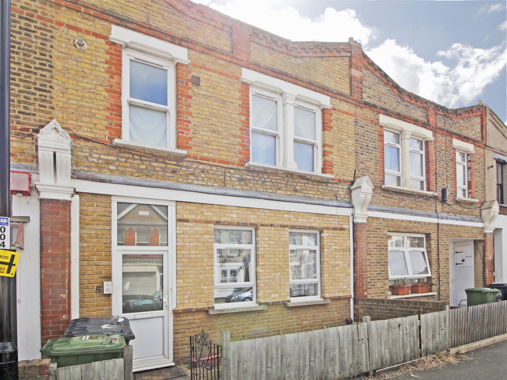 Flat Burleigh Walk in Greater London