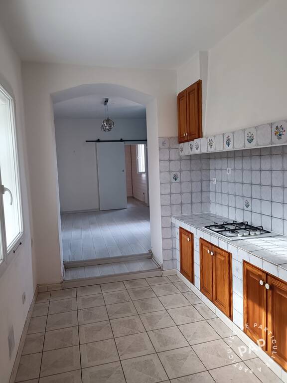 Flat Boulevard Leccia in Marseille