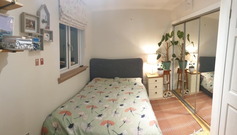 Room Carnethie Street in Rosewell