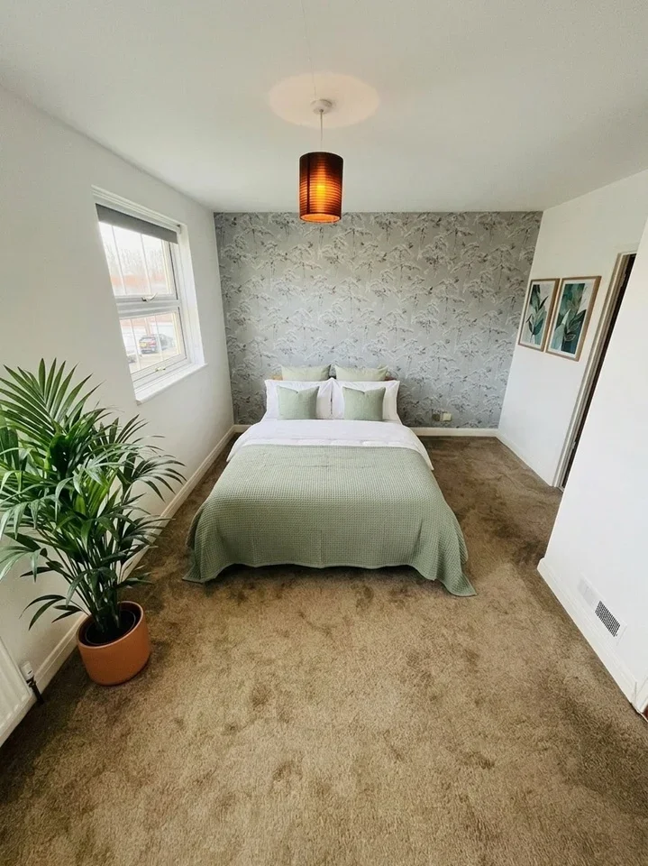 Room Leeward Gardens in Greater London