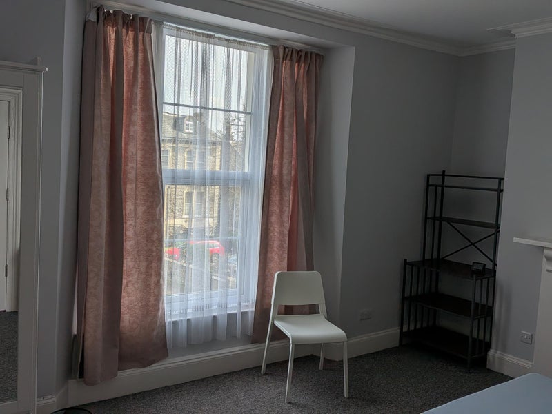 Flat Hampton Road in Bristol