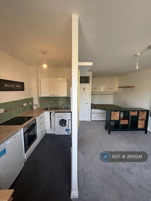 Flat Haverstock Hill in Greater London