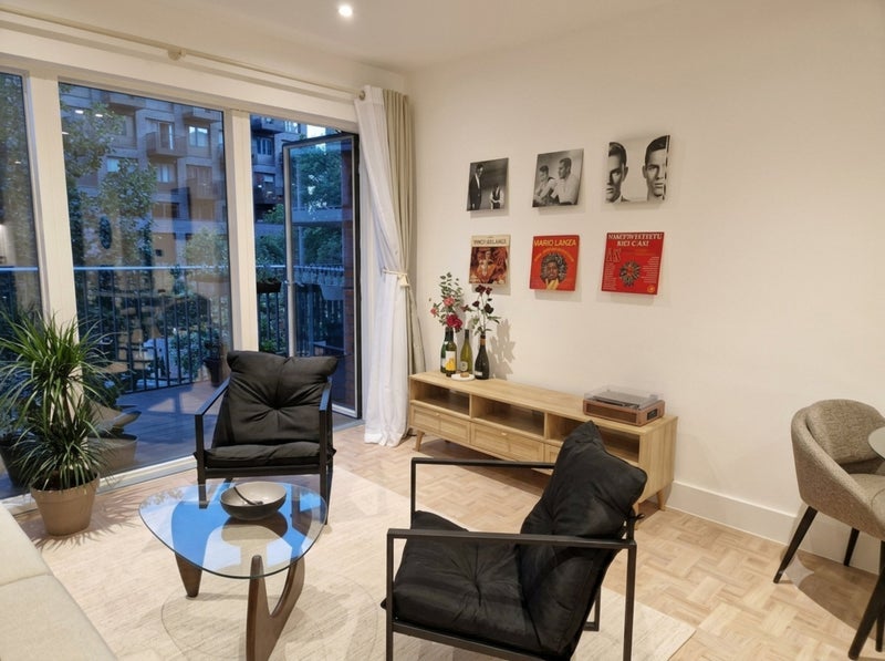 Room Danvers Avenue in Greater London