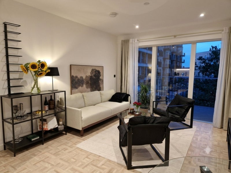 Room Danvers Avenue in Greater London