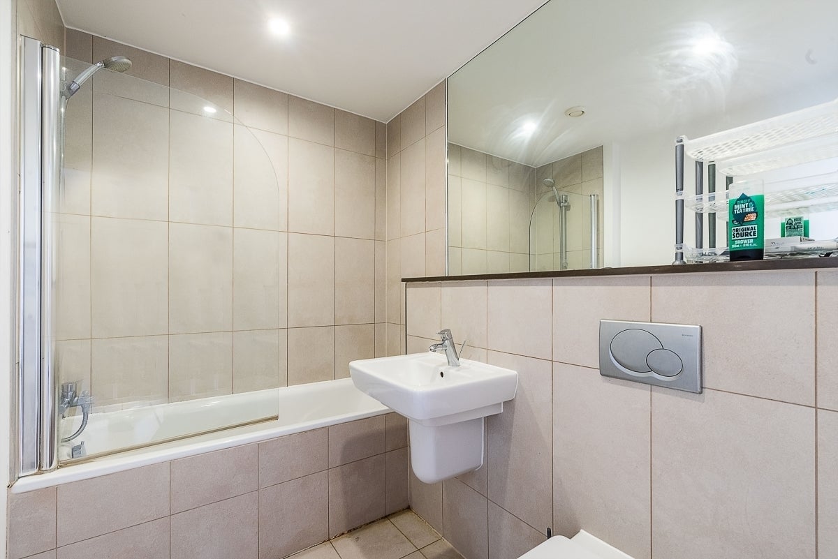 Flat Belmore Street in Greater London