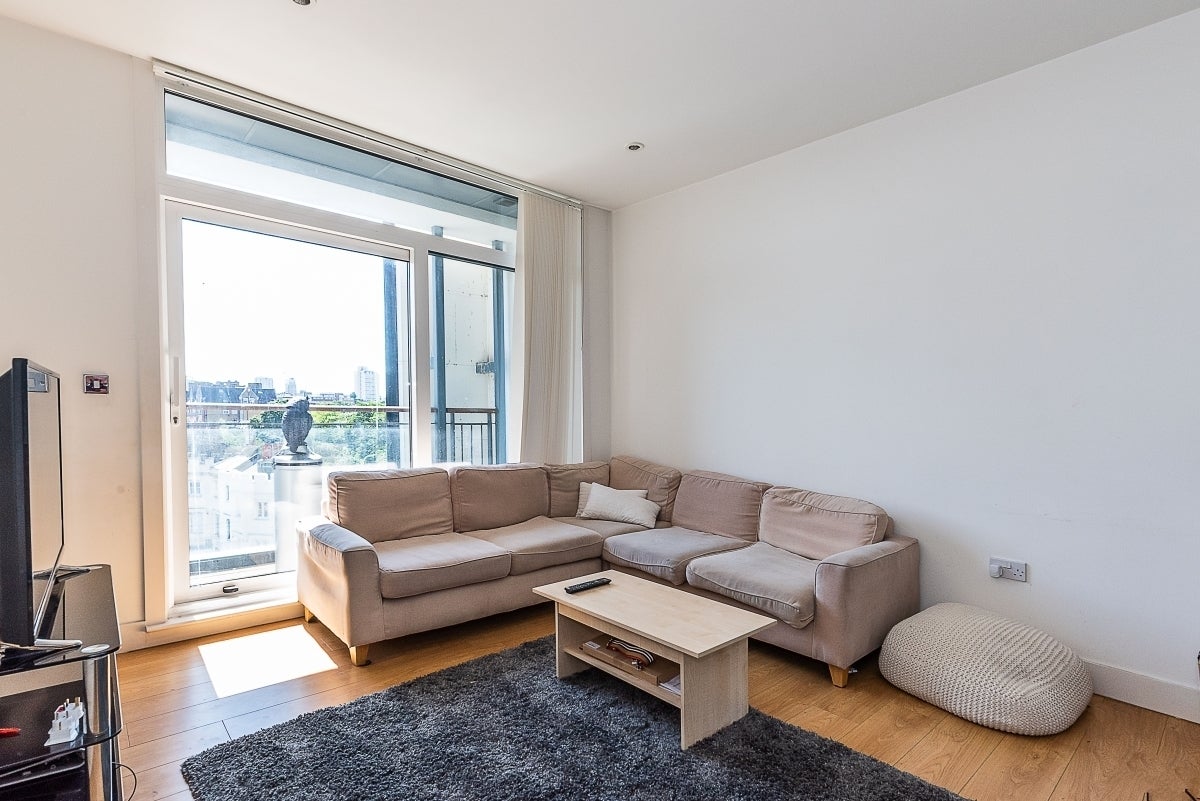Flat Belmore Street in Greater London