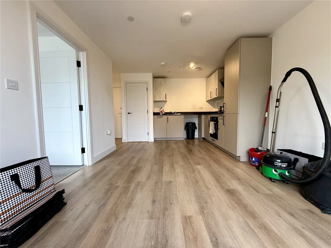 Flat Parkstone Road in Poole