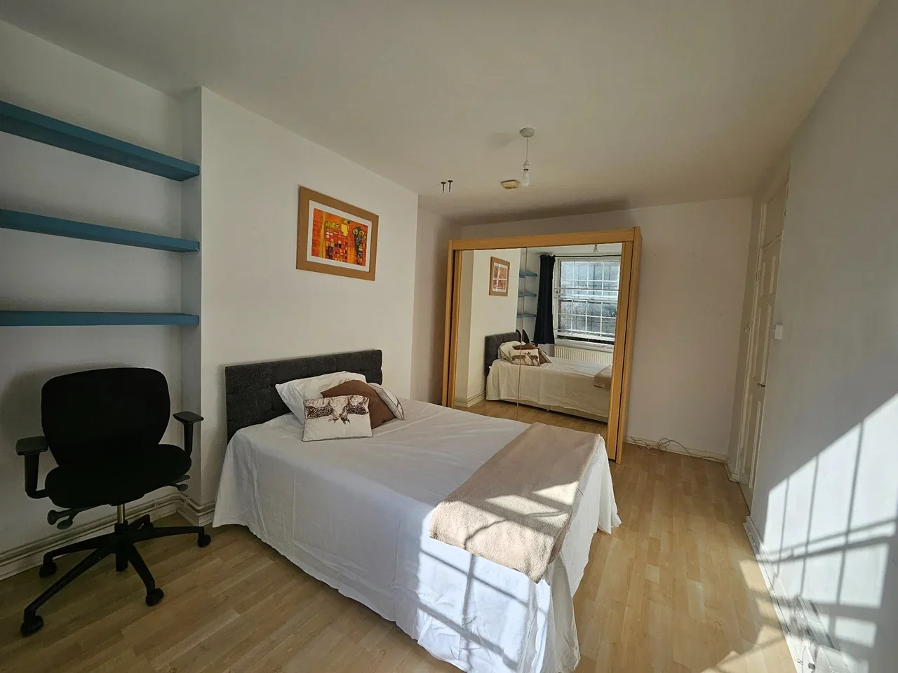 Flat Rydston Close in Greater London