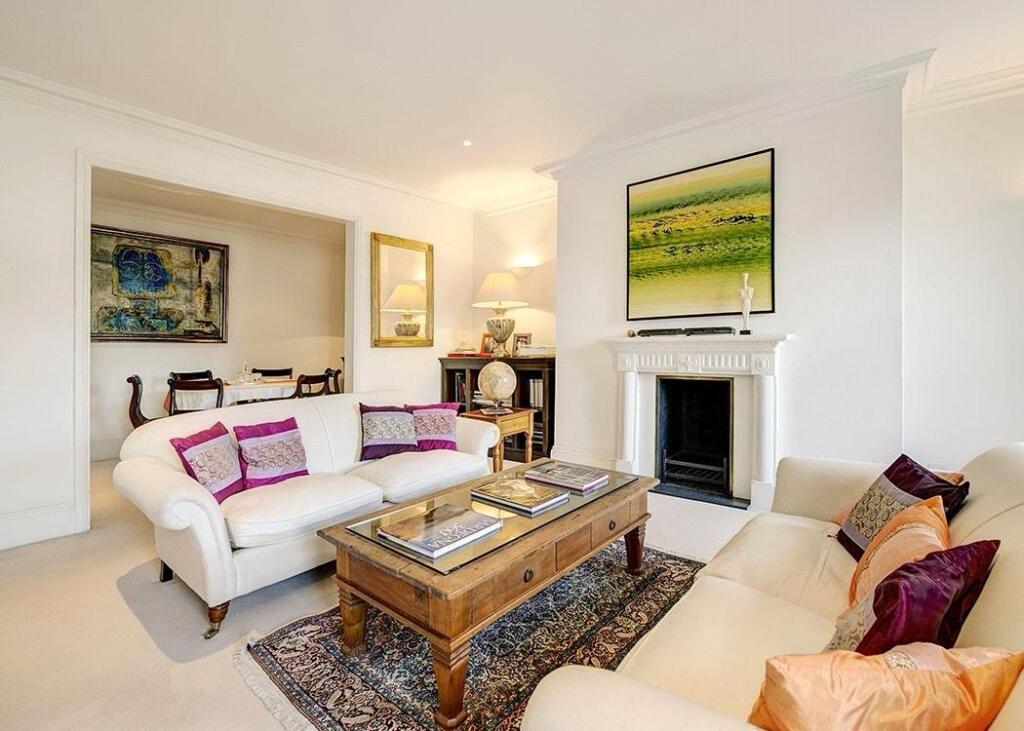 Flat Hertford Street in London