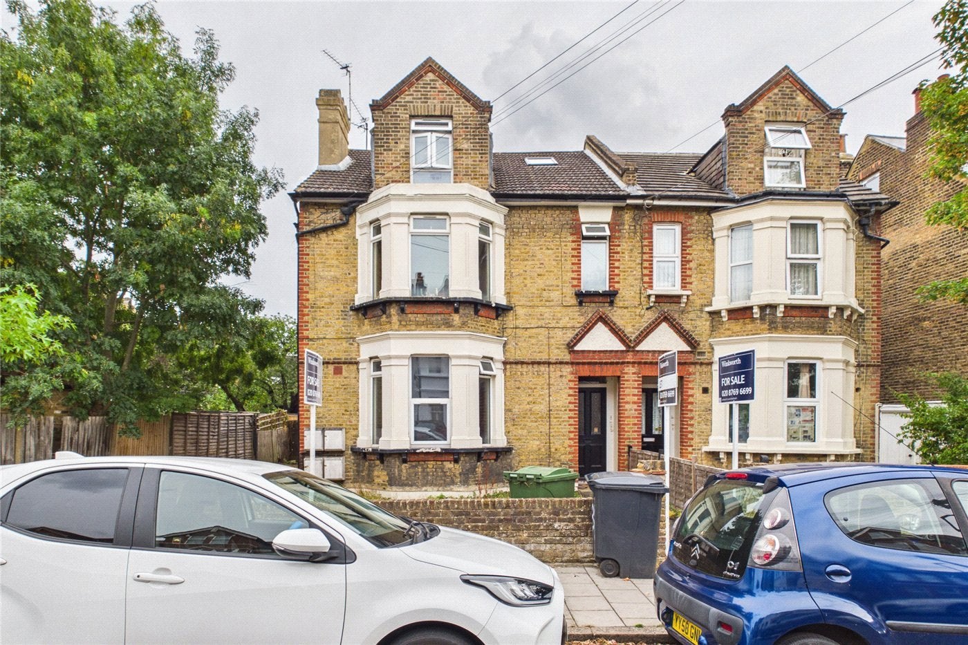 Flat Tankerville Road in Greater London