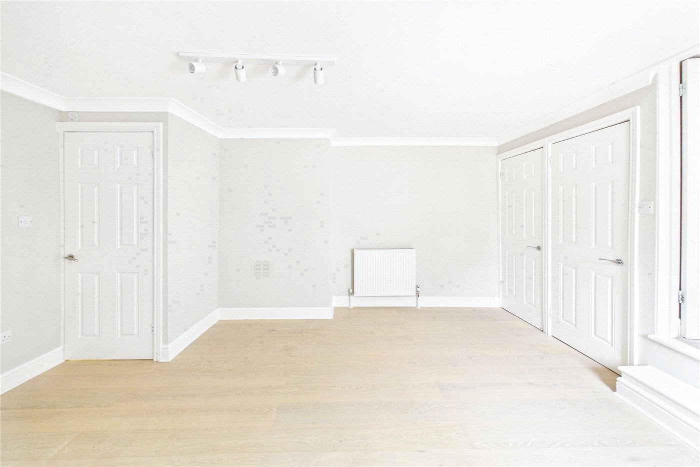 Flat Tankerville Road in Greater London