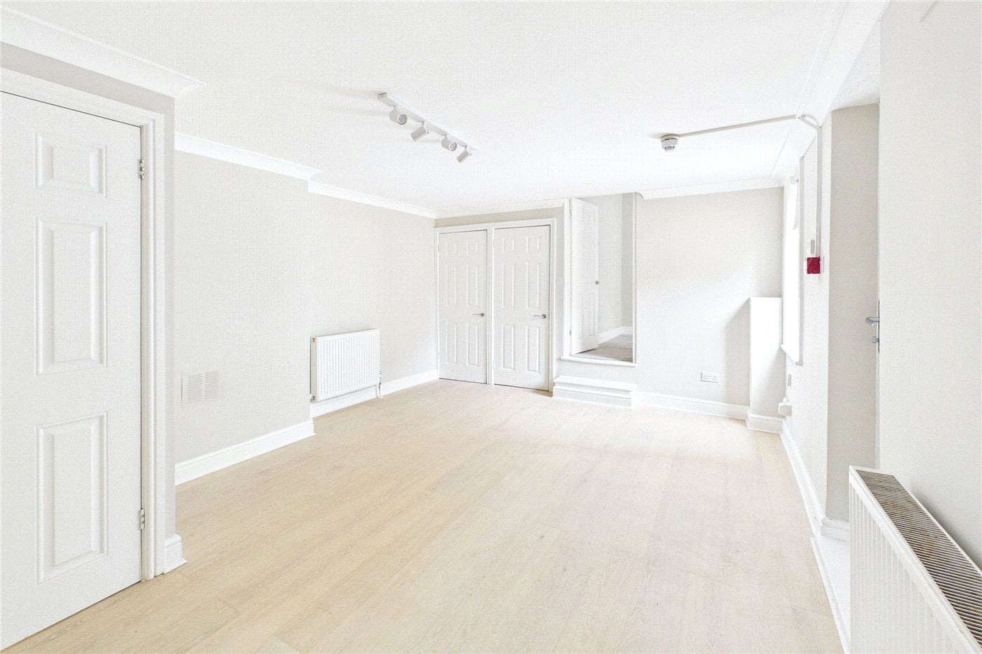 Flat Tankerville Road in Greater London