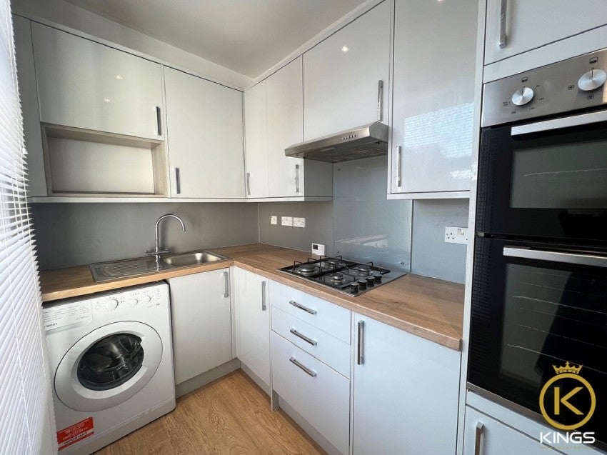 Flat Monmouth Road in Portsmouth