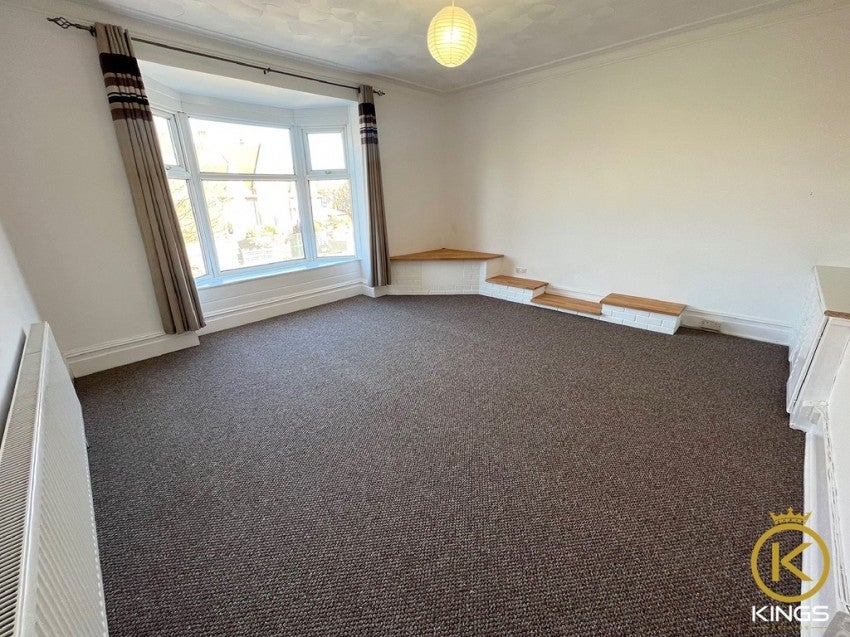 Flat Monmouth Road in Portsmouth