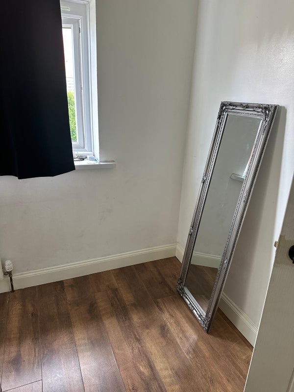 Room Grangefield Avenue in Kirklees