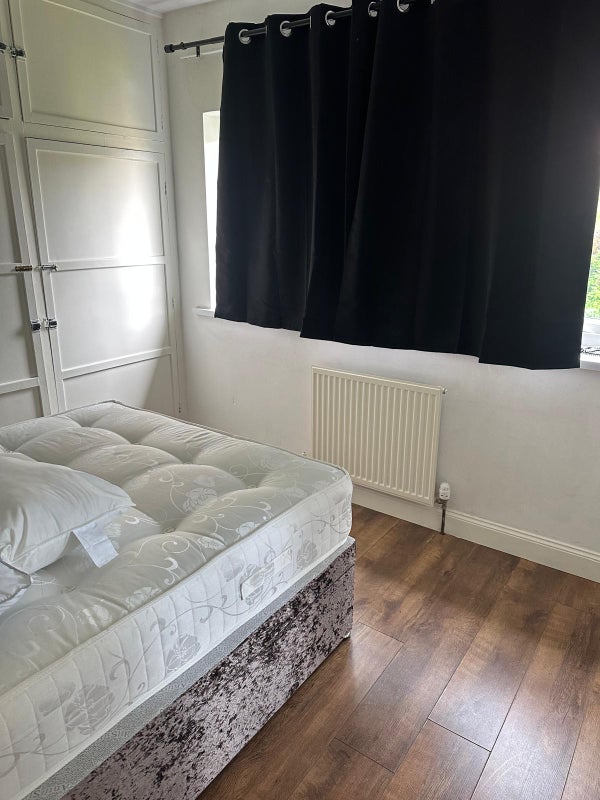 Room Grangefield Avenue in Kirklees