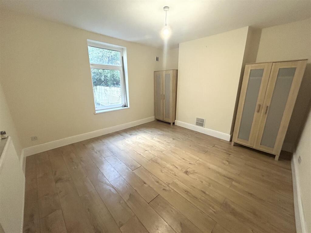 Flat York Place in Newport
