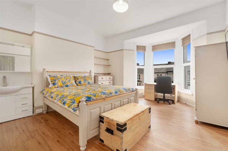 Flat Lisson Grove in Plymouth