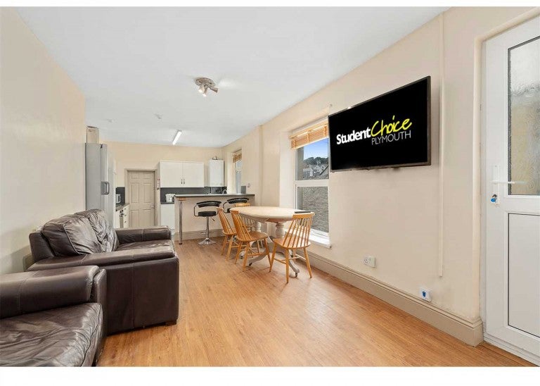 Flat Lisson Grove in Plymouth