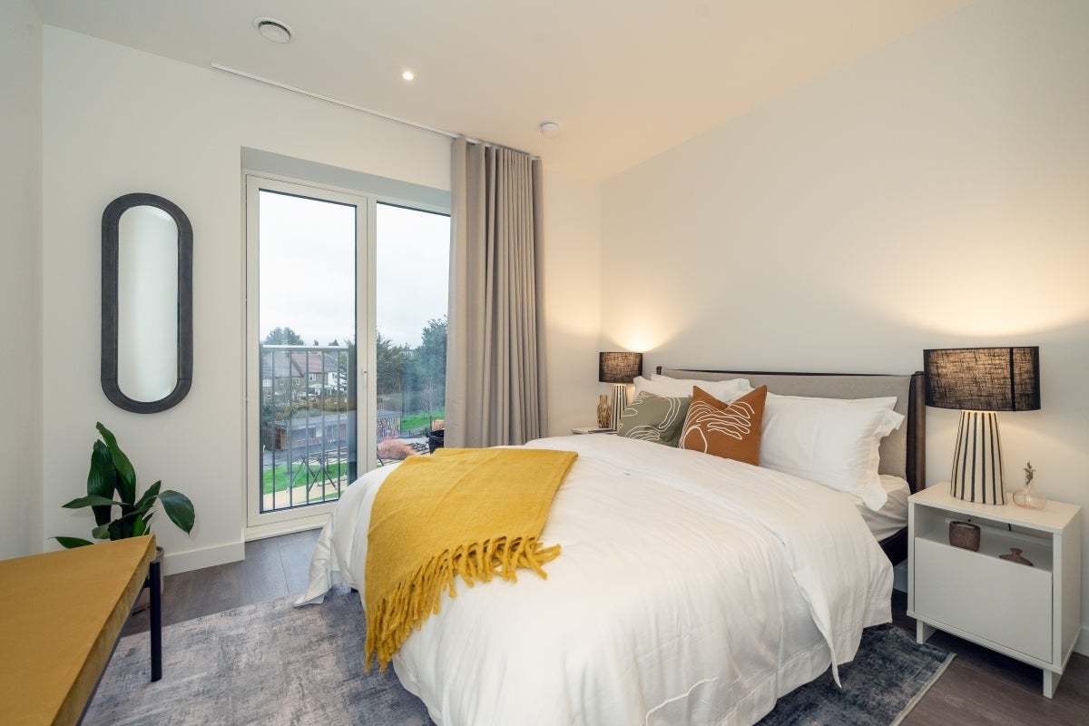 Flat Ribbon Lane in Greater London