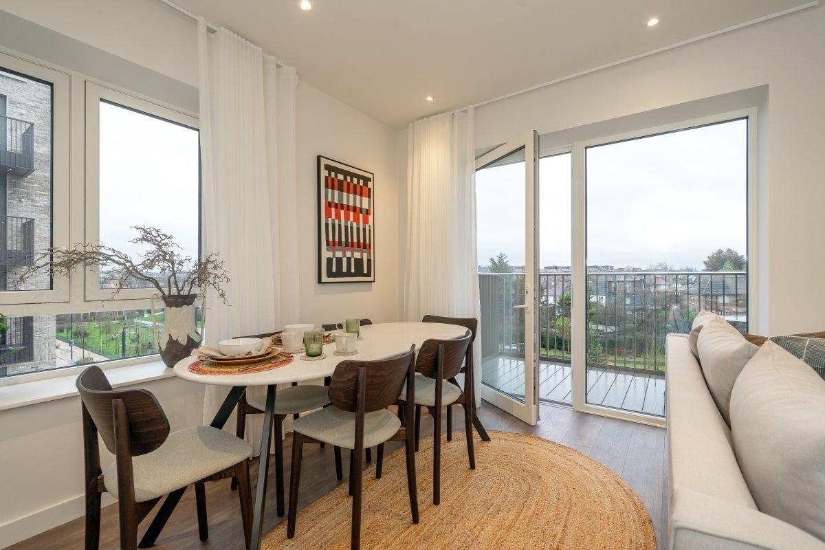 Flat Ribbon Lane in Greater London