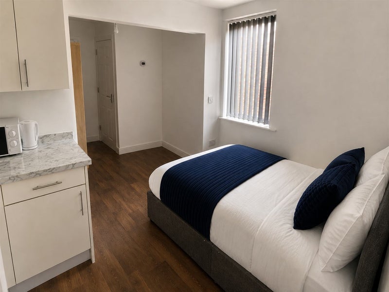 Room Samuel Brunts Way in Mansfield Woodhouse