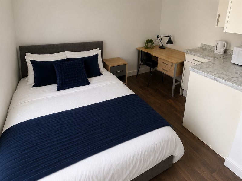Room Samuel Brunts Way in Mansfield Woodhouse