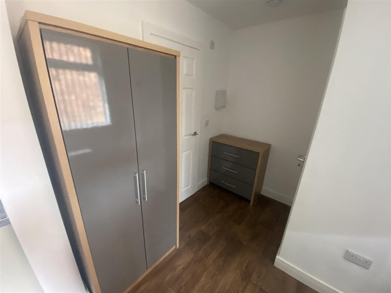 Room Samuel Brunts Way in Mansfield Woodhouse