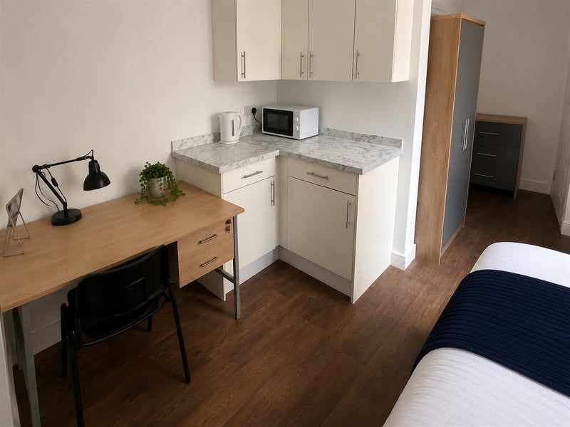 Room Samuel Brunts Way in Mansfield Woodhouse