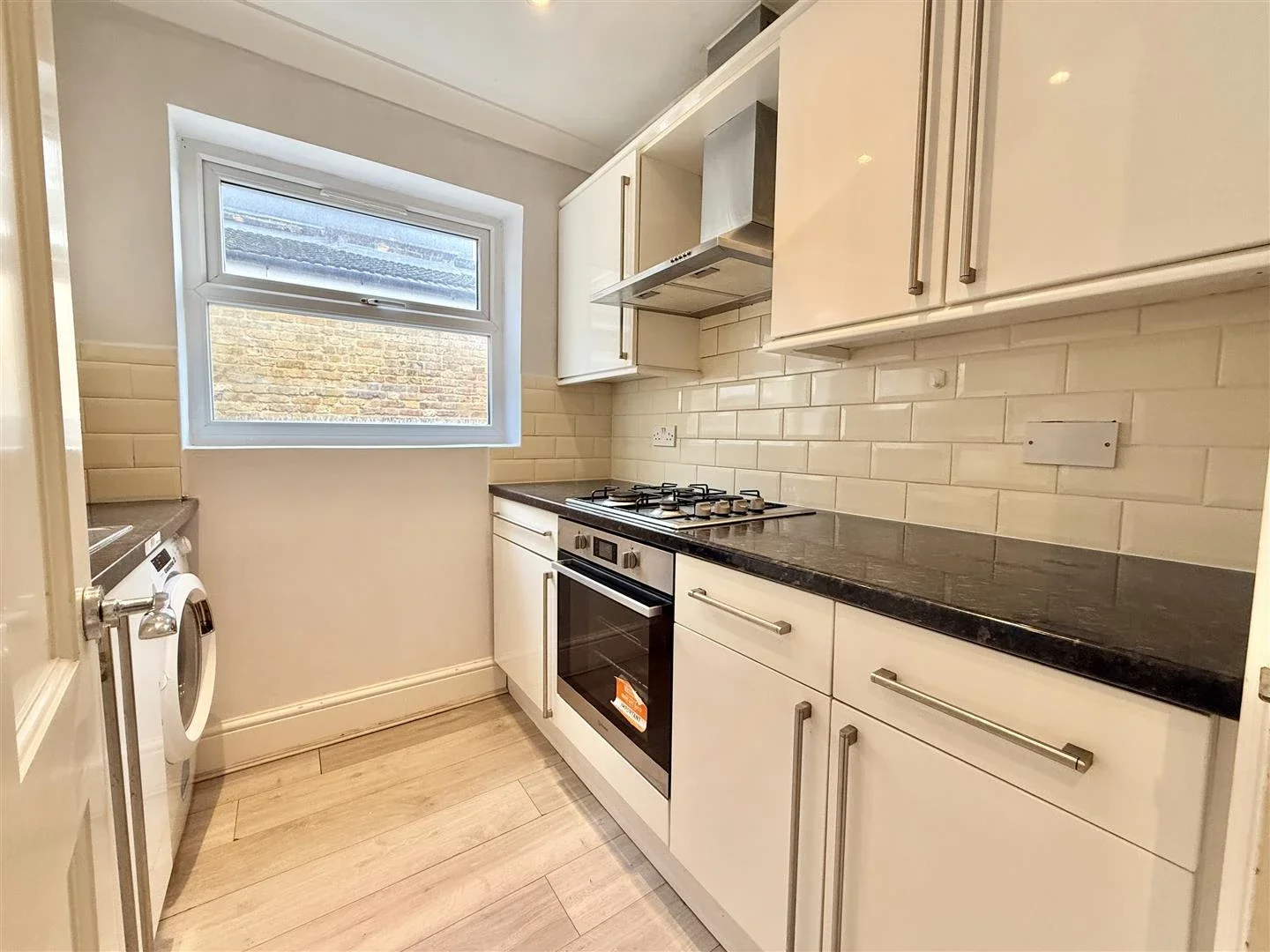 Flat Hazelwood Road in Greater London