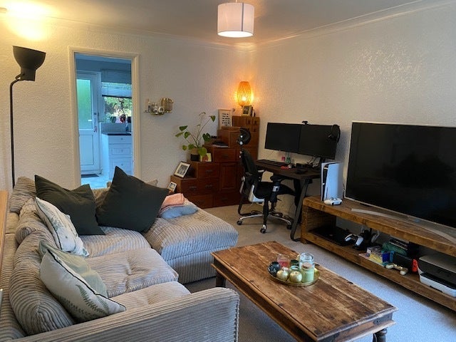 Flat Launceston Drive in Eastleigh
