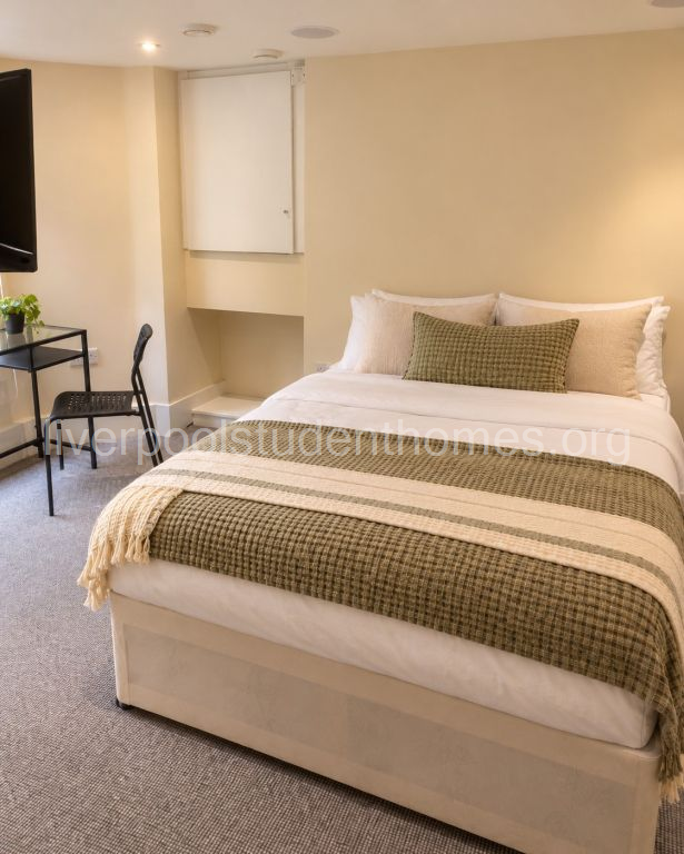 Room Shaw Street in Liverpool