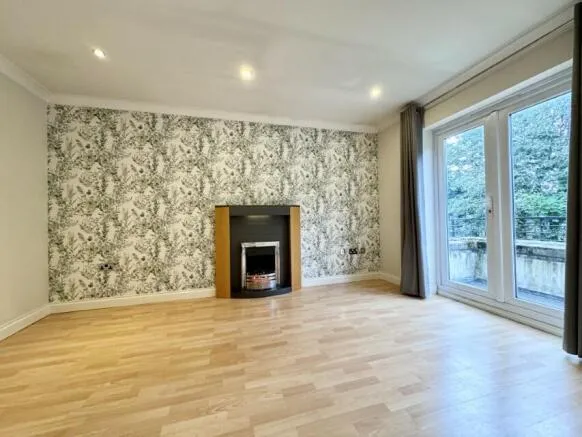 Flat Denbigh Court in Runcorn