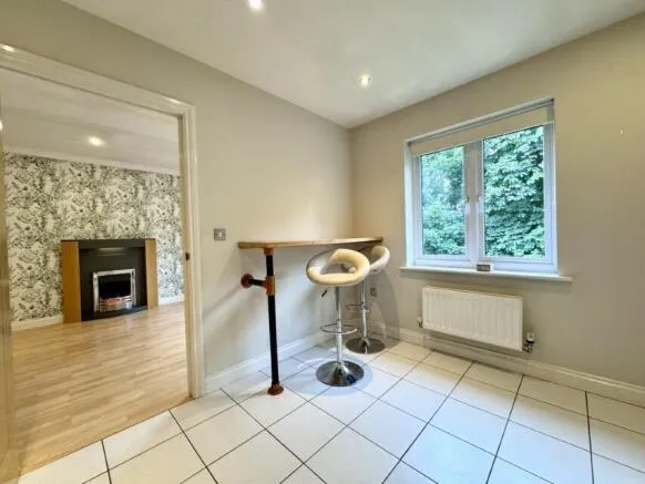 Flat Denbigh Court in Runcorn