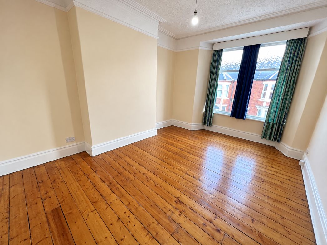 Flat Windsor Terrace in Newcastle upon Tyne