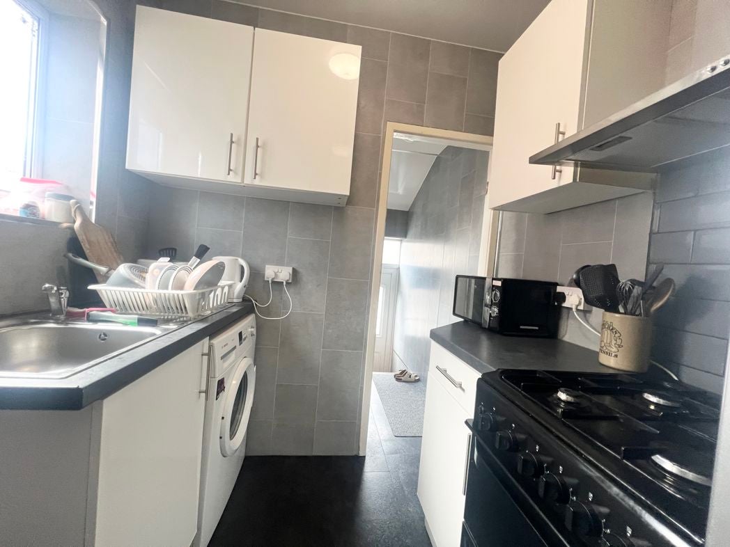 Flat Windsor Terrace in Newcastle upon Tyne