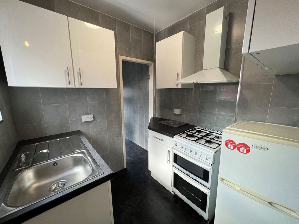 Flat Windsor Terrace in Newcastle upon Tyne