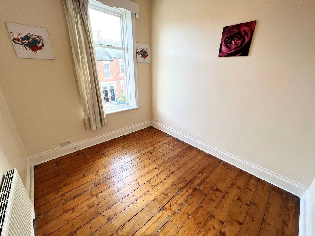 Flat Windsor Terrace in Newcastle upon Tyne