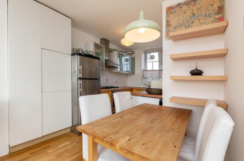 Room Adelaide Road in Greater London