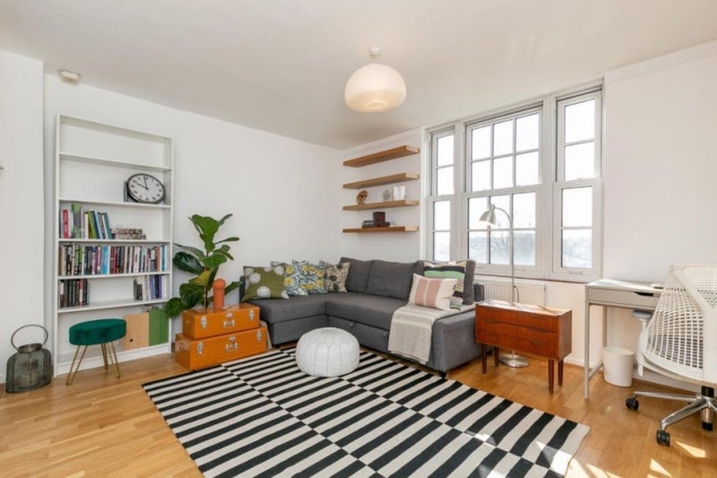 Room Adelaide Road in Greater London