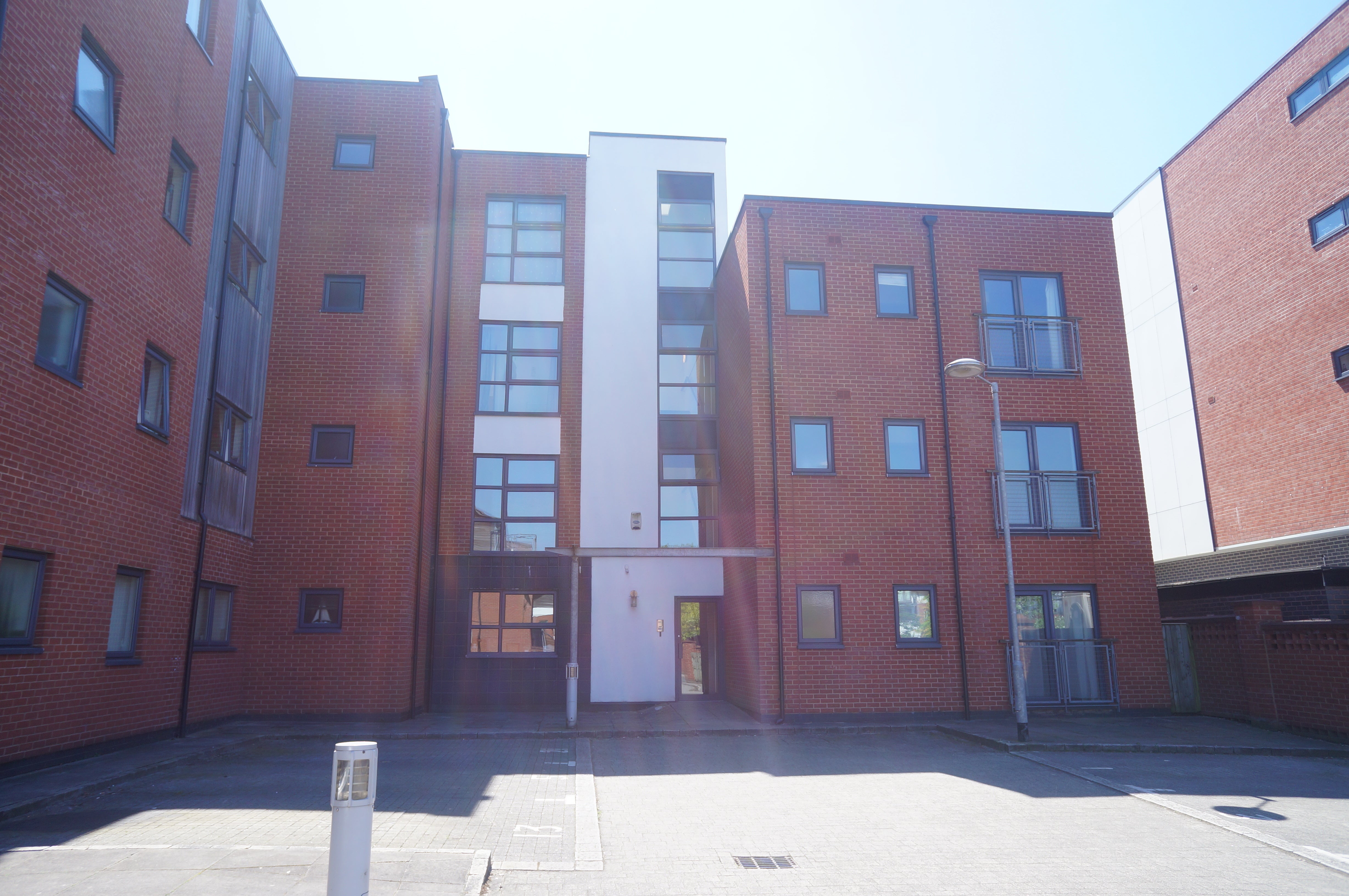 Flat Montmano Drive in Manchester