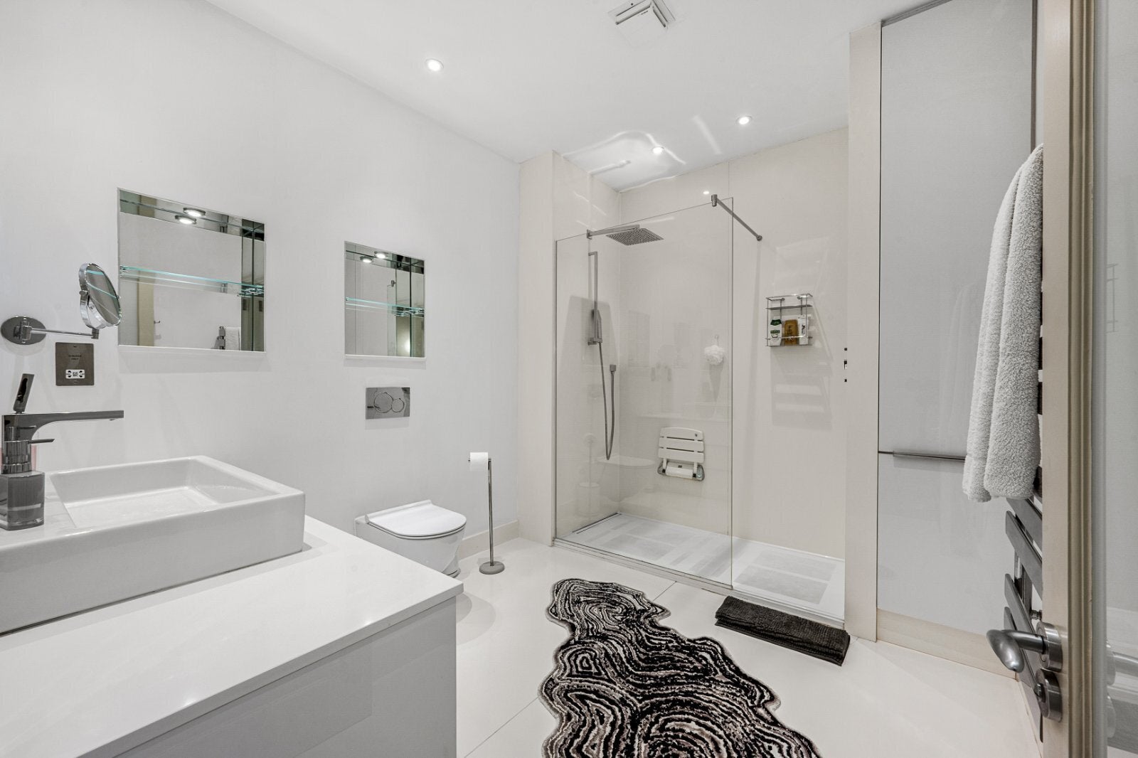 Flat Hyde Park Square in City of Westminster