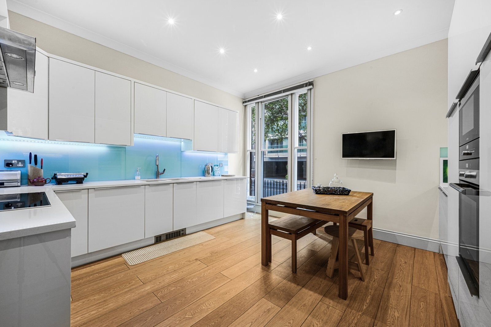 Flat Hyde Park Square in City of Westminster
